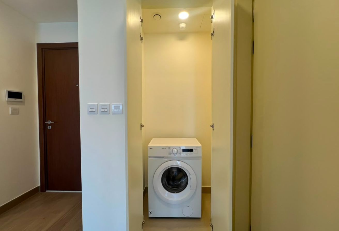1 bedroom apartment in The Mayfair, Town Square: 6