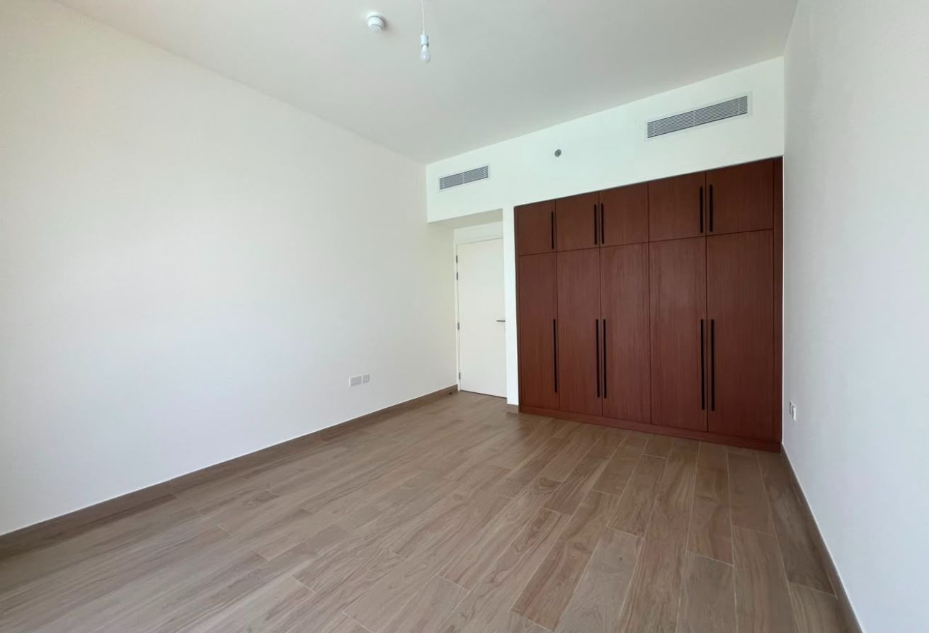 1 bedroom apartment in The Mayfair, Town Square: 9