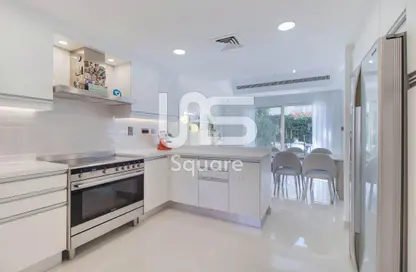 شقة - 3 غرف نوم - 4 حمامات للايجار في البحيرات - دبي