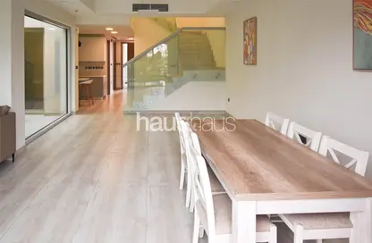 فيلا - 4 غرف نوم - 4 حمامات للايجار في القرية الشرقية - الفرجان - دبي