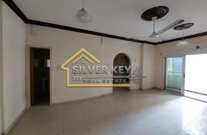 شقة - 2 غرف نوم - 2 حمامات للايجار في المحطة - القاسمية - الشارقة