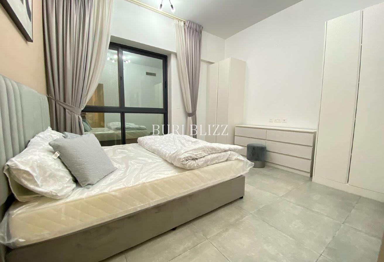 Modern Elegance | 1BR+Study | Pool View photo 9