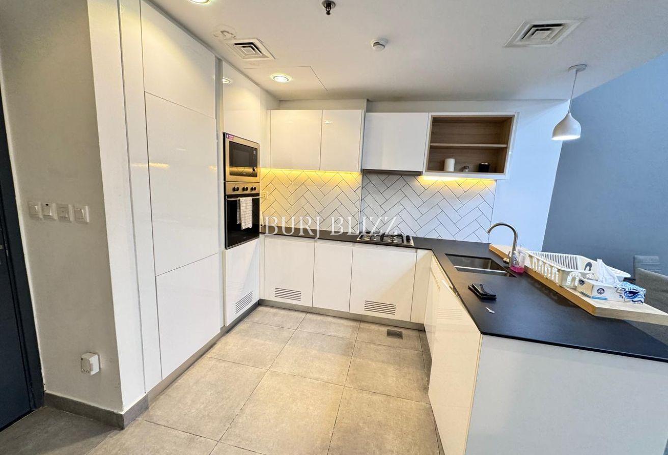 Modern Elegance | 1BR+Study | Pool View photo 6