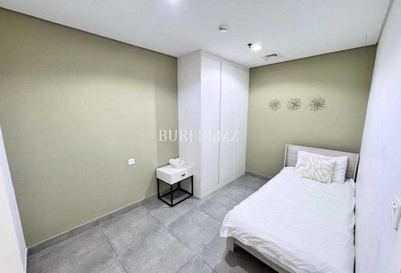 Modern Elegance | 1BR+Study | Pool View photo 10