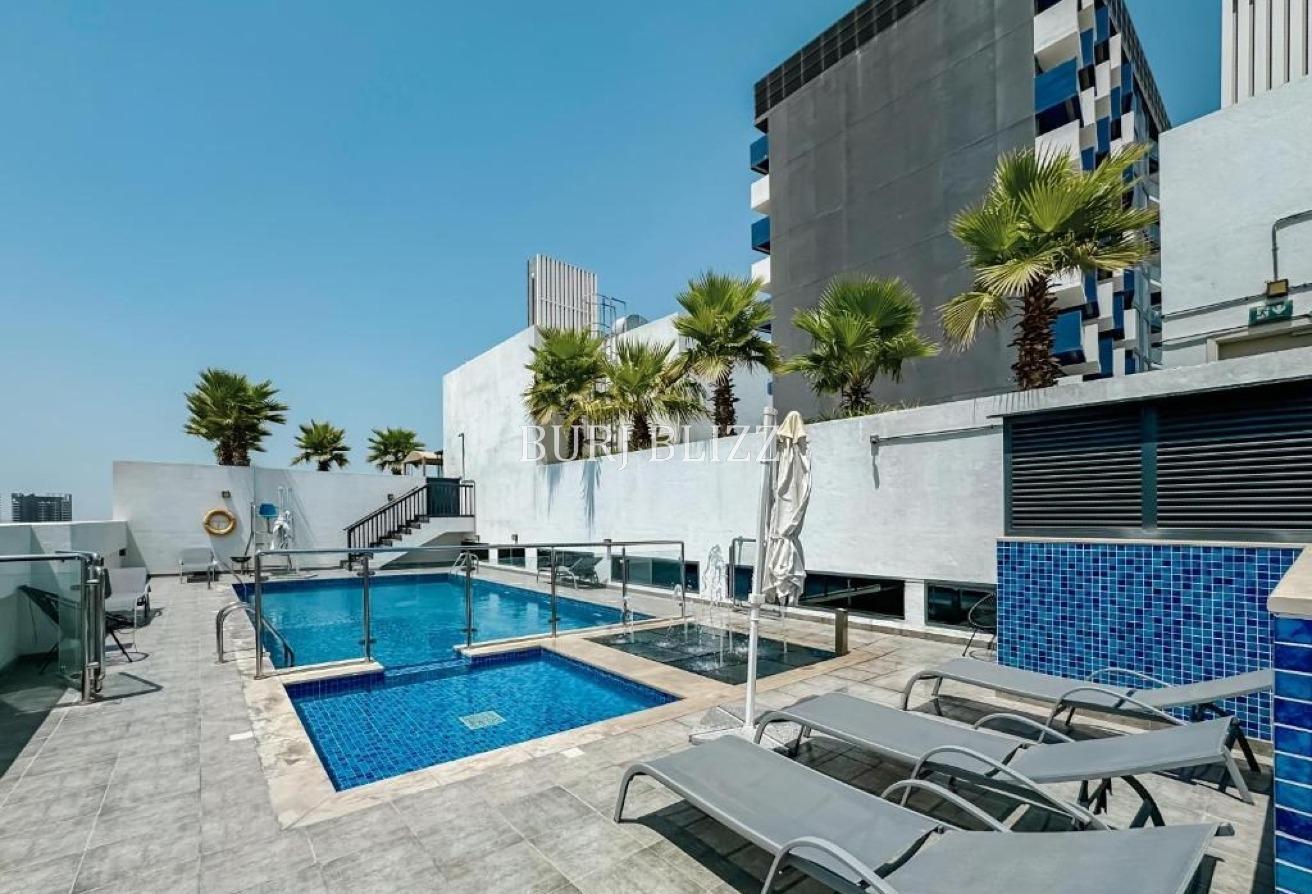 Modern Elegance | 1BR+Study | Pool View photo 16