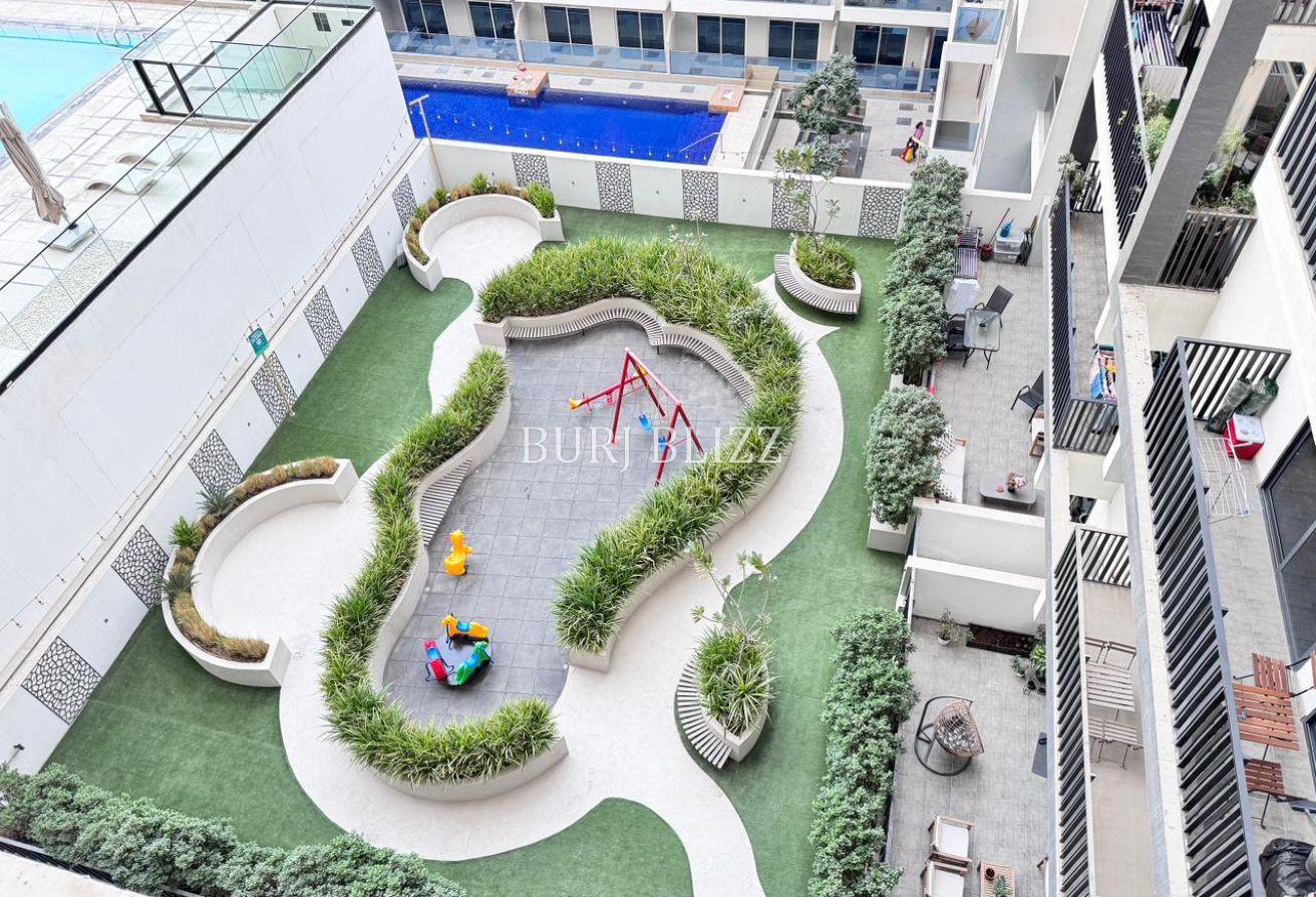 Modern Elegance | 1BR+Study | Pool View photo 17