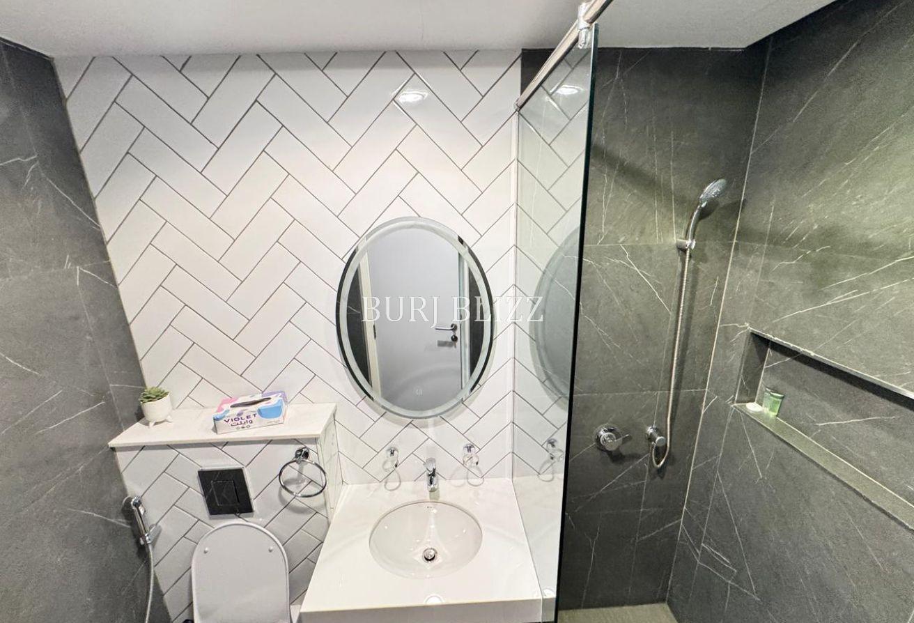 Modern Elegance | 1BR+Study | Pool View photo 12