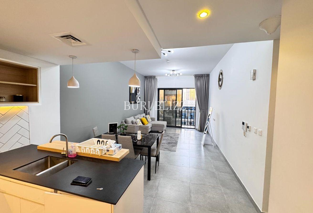 Modern Elegance | 1BR+Study | Pool View photo 5