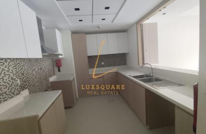 Apartment - 2 - 3 for rent in Wadima Plaza 1 - Wadima Plaza - Deira Enrichment Project - Deira - Dubai