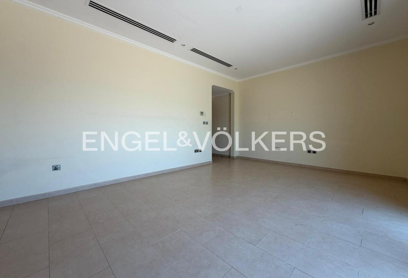Vacant | Huge Plot | Single Row | Prime Location photo 12