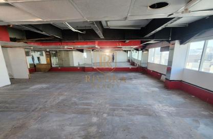 Shop - Studio for rent in Central Building - Naif - Deira - Dubai