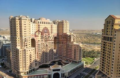 Apartment - 3 - 3 for sale in Silicon Gates 1 - Silicon Gates - Dubai Silicon Oasis - Dubai