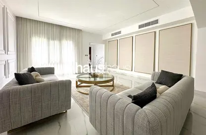 Villa - 4 Bedrooms - 5 Bathrooms for rent in Meadows 9 - Meadows - Dubai
