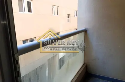 Apartment - 3 Bedrooms - 3 Bathrooms for rent in Al Qulaya'ah - Al Sharq - Sharjah