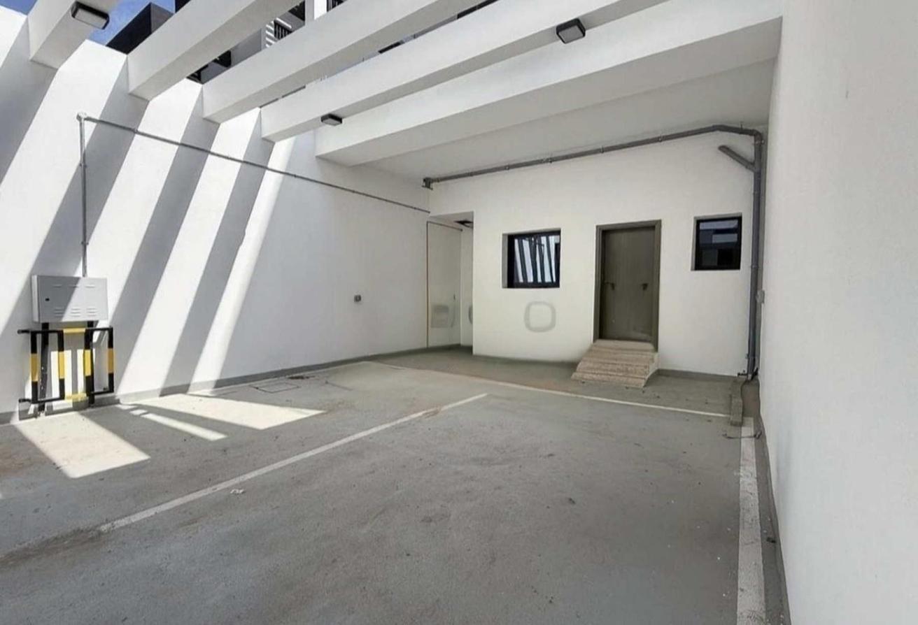 Elegant 4 Beds | Modern Finishing | Vacant photo 24