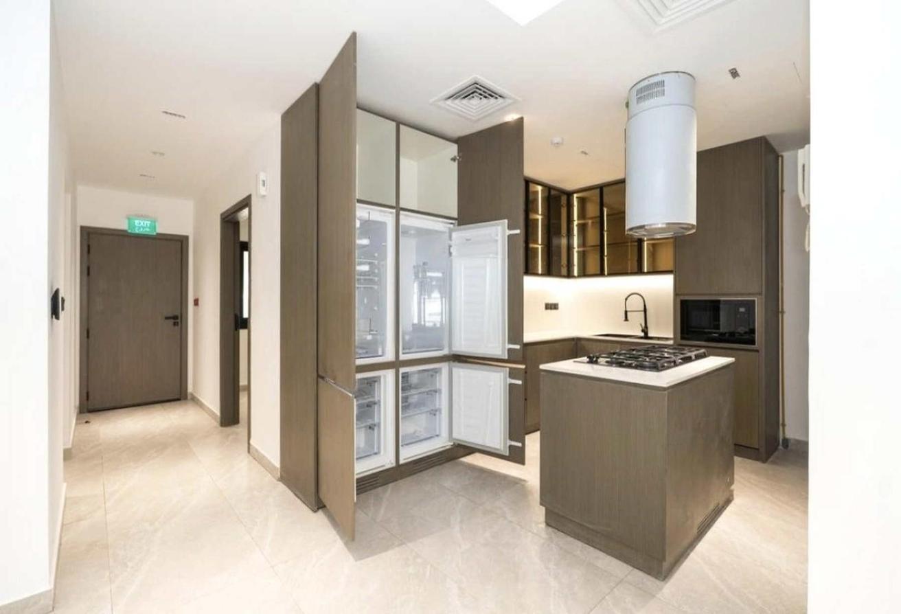 Elegant 4 Beds | Modern Finishing | Vacant photo 6
