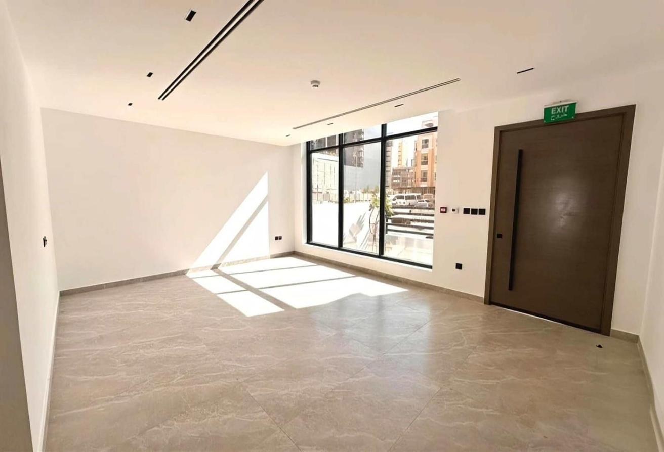 Elegant 4 Beds | Modern Finishing | Vacant photo 12