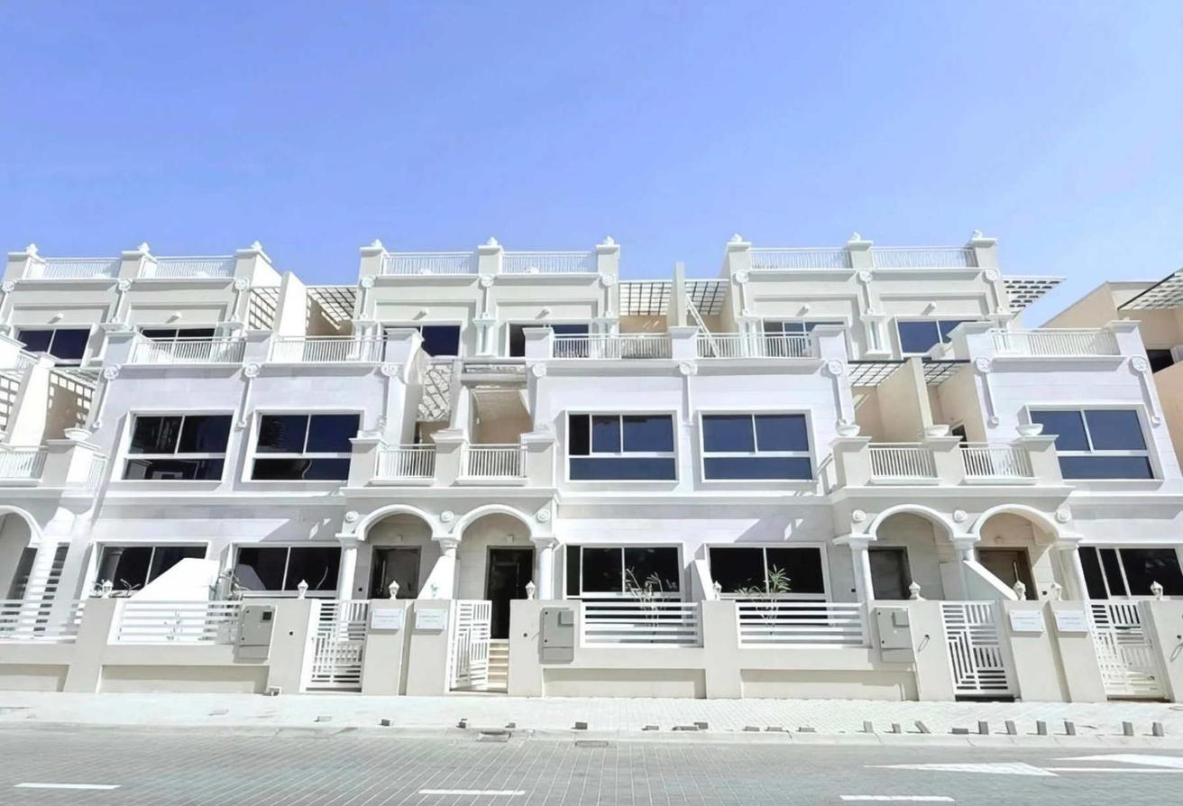 Elegant 4 Beds | Modern Finishing | Vacant photo 28