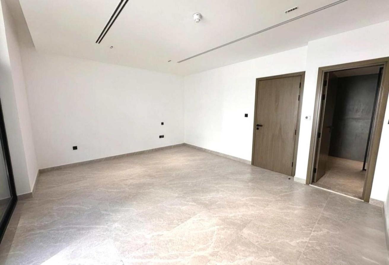 Elegant 4 Beds | Modern Finishing | Vacant photo 8