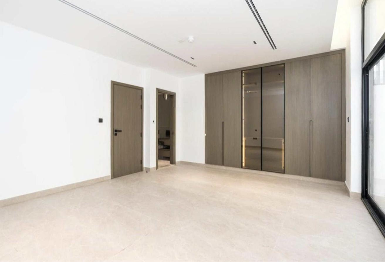Elegant 4 Beds | Modern Finishing | Vacant photo 16