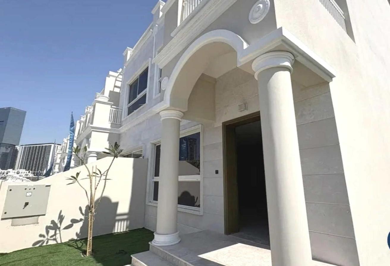 Elegant 4 Beds | Modern Finishing | Vacant photo 22