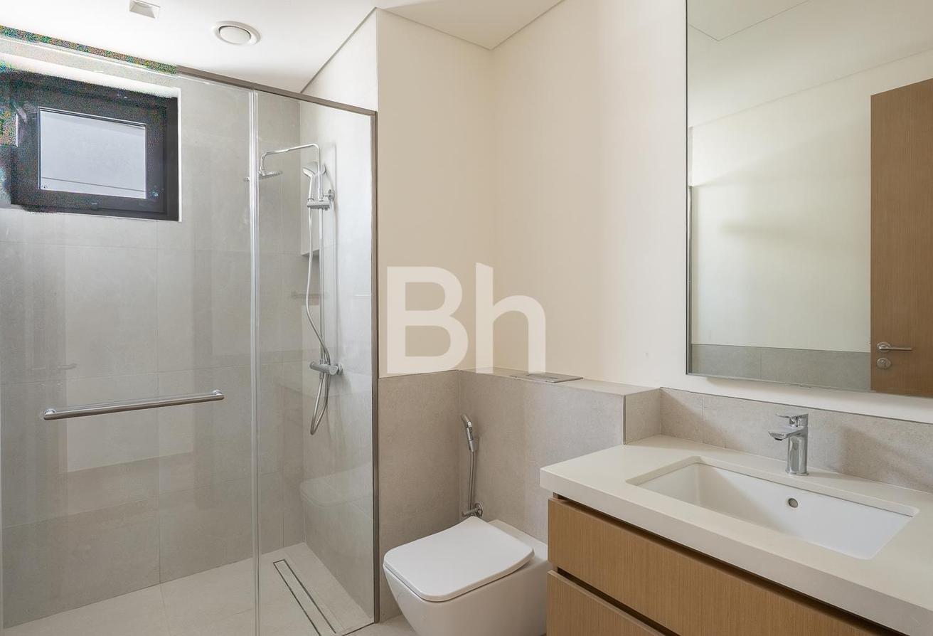 5BR Villa | Private Garden | Available from Sept photo 18