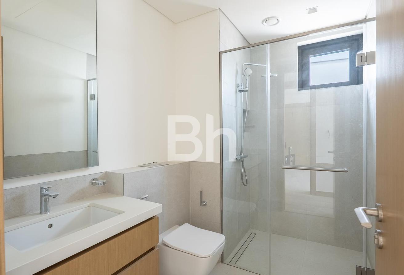 5BR Villa | Private Garden | Available from Sept photo 17