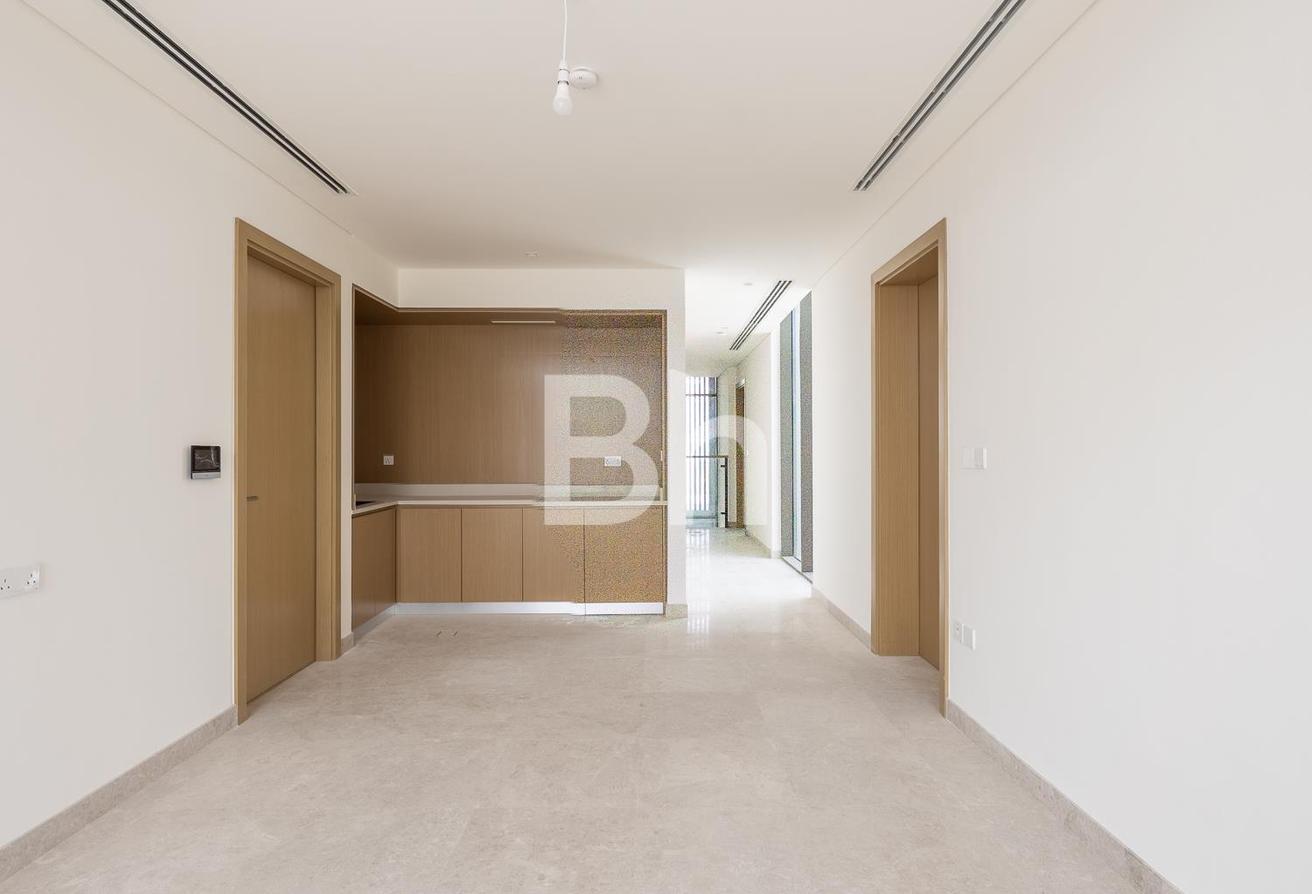 5BR Villa | Private Garden | Available from Sept photo 10