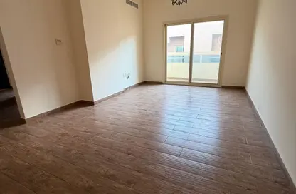 شقة - غرفة نوم - 2 حمامات للايجار في مبنى مويلح - مويلح - الشارقة