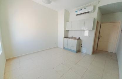 Apartment - Studio - 1 Bathroom for rent in Fire Station Road - Muwaileh - Sharjah Apartment - Studio - 1 Bathroom for rent in Fire Station Road - Muwaileh - Sharjah