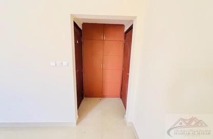 Apartment - 1 Bedroom - 2 Bathrooms for rent in Muwailih Building - Muwaileh - Sharjah