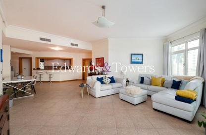 Apartment - 3 Bedrooms - 4 Bathrooms for rent in Al Anbara - Shoreline Apartments - Palm Jumeirah - Dubai