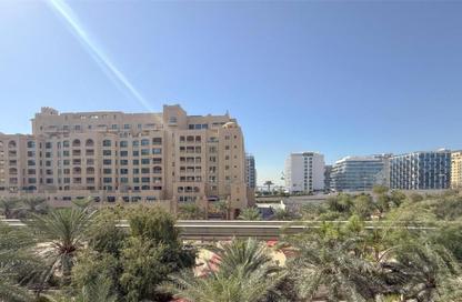 Apartment - 2 Bedrooms - 3 Bathrooms for sale in Al Tamr - Shoreline Apartments - Palm Jumeirah - Dubai