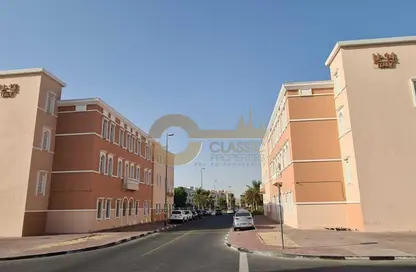 شقة - 1 حمام للبيع في طراز إيطالي - المدينة العالمية - دبي