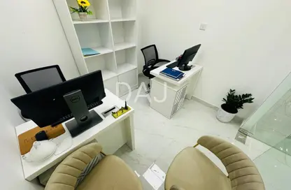 مكتب - غرفة نوم - 1 حمام للايجار في ريم ريزدنسي - الكرامة - دبي