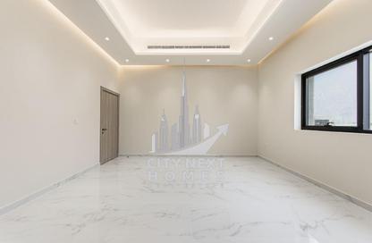Villa - 5 Bedrooms - 7 Bathrooms for rent in Al Aweer 1 - Al Aweer - Dubai Villa - 5 Bedrooms - 7 Bathrooms for rent in Al Aweer 1 - Al Aweer - Dubai