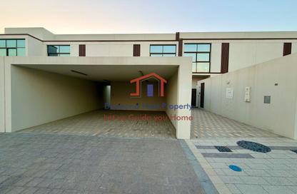 Townhouse - 2 Bedrooms - 3 Bathrooms for rent in Nad Al Dhabi - Al Jubail Island - Abu Dhabi