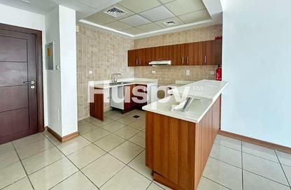 Apartment - 1 Bedroom - 2 Bathrooms for sale in Sulafa Tower - Dubai Marina - Dubai