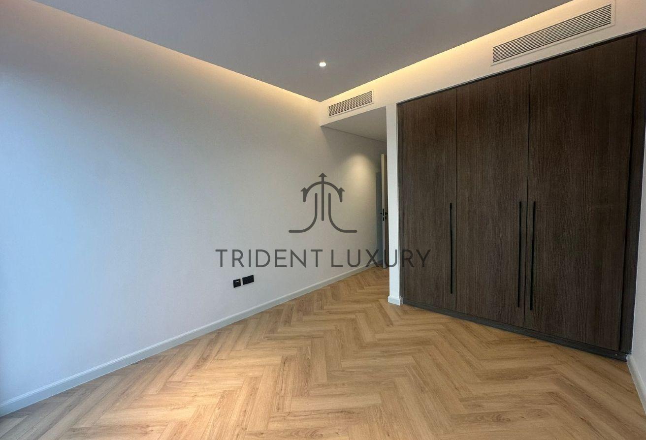 Upgraded | Extended | Vacant | NEGOTIABLE photo 12