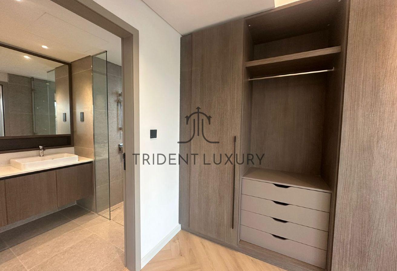 Upgraded | Extended | Vacant | NEGOTIABLE photo 10