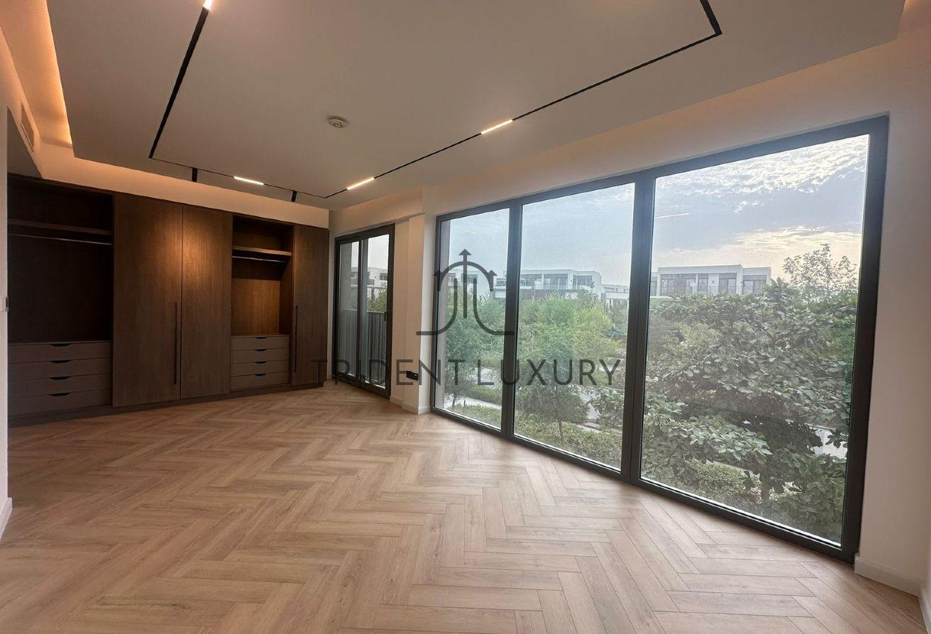 Upgraded | Extended | Vacant | NEGOTIABLE photo 8