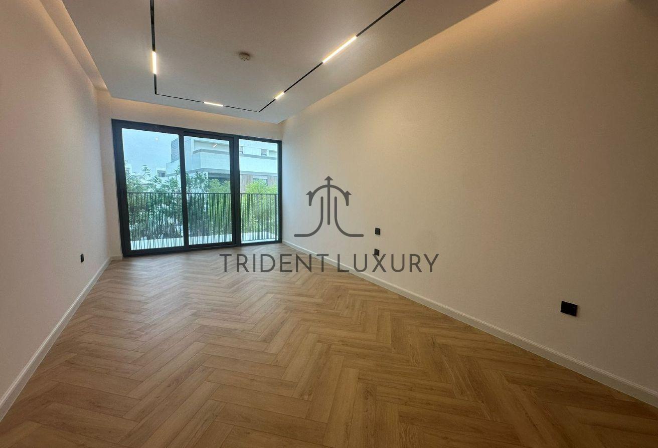 Upgraded | Extended | Vacant | NEGOTIABLE photo 14