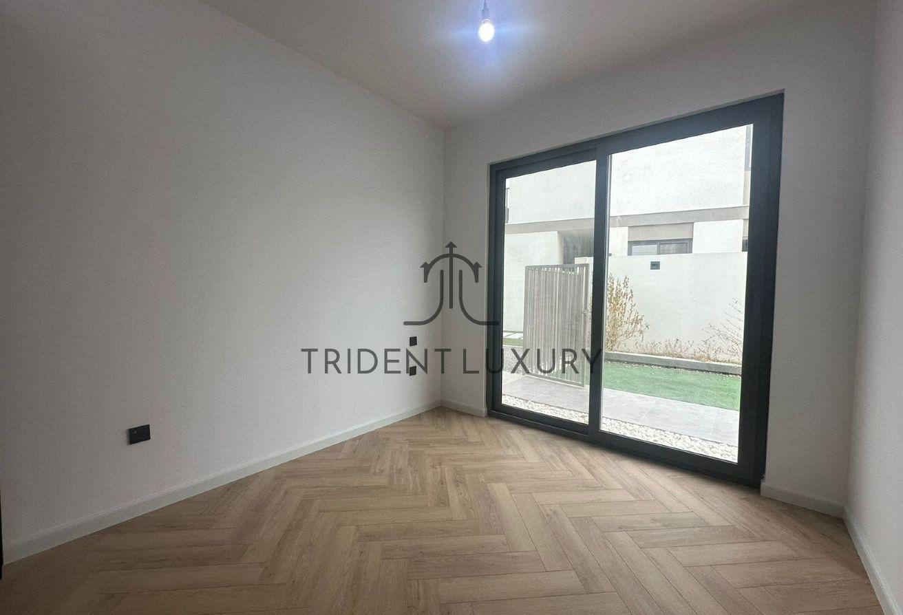 Upgraded | Extended | Vacant | NEGOTIABLE photo 15
