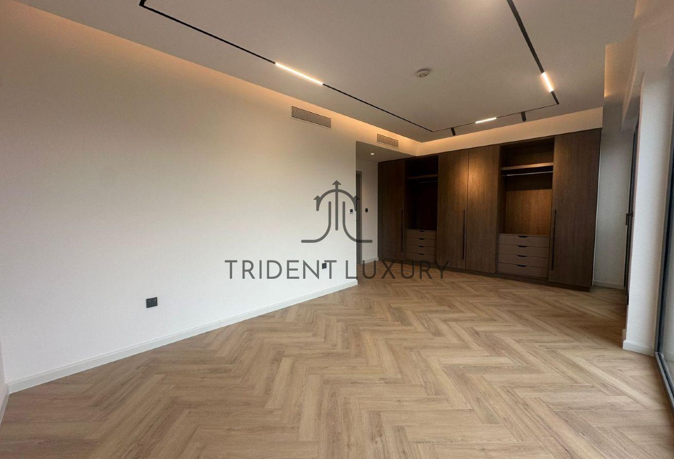 Upgraded | Extended | Vacant | NEGOTIABLE photo 9