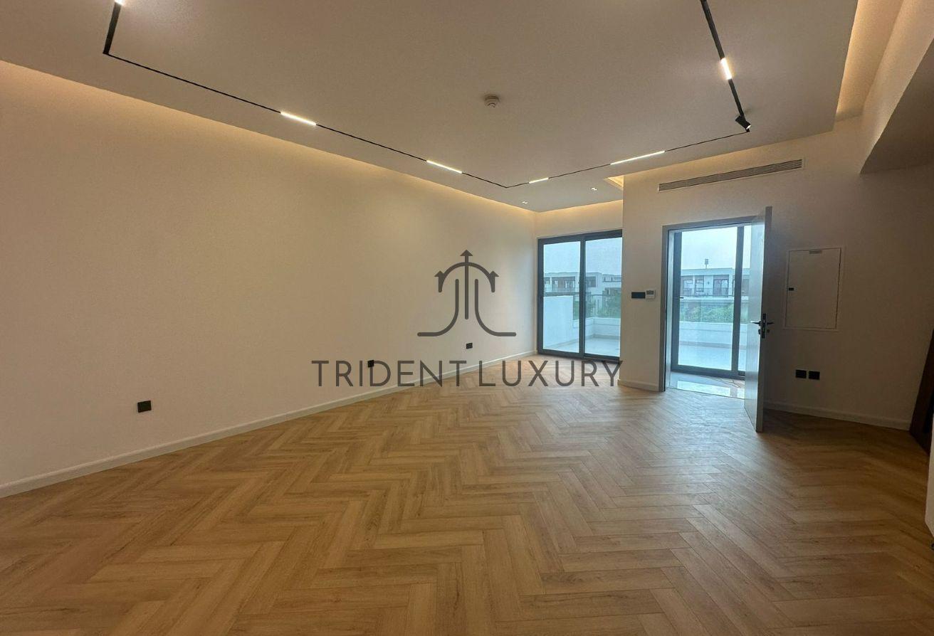 Upgraded | Extended | Vacant | NEGOTIABLE photo 11