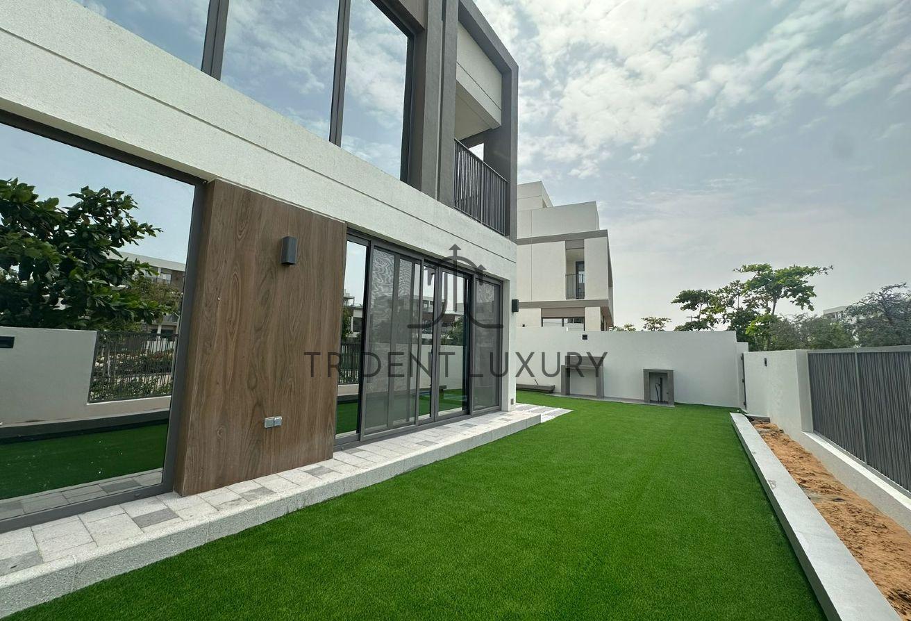 Upgraded | Extended | Vacant | NEGOTIABLE photo 16