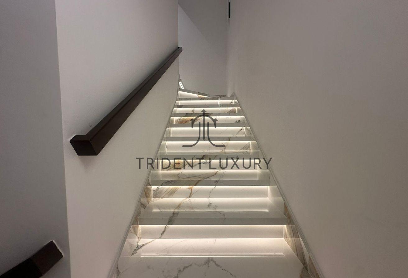Upgraded | Extended | Vacant | NEGOTIABLE photo 7