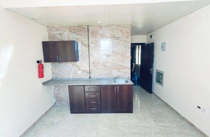 Apartment - Studio - 1 for rent in Fire Station Road - Muwaileh - Sharjah
