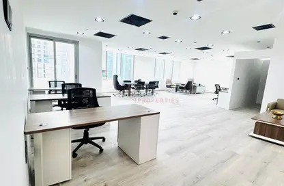 مكتب - استوديو - 1 حمام للايجار في القمة - الخليج التجاري - دبي