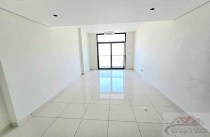 Apartment - 3 Bedrooms - 4 Bathrooms for rent in Muwaileh 29 Building - Muwaileh - Sharjah